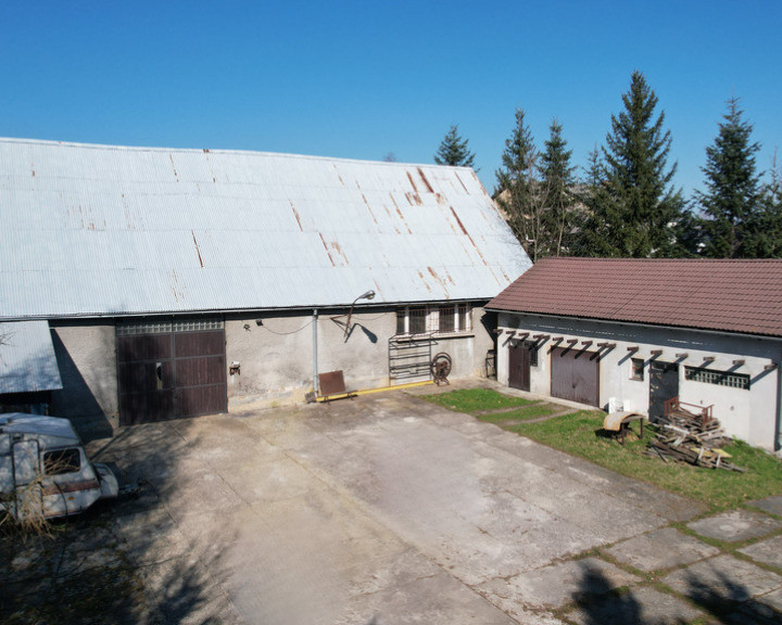 Building Magazyn Łomnica